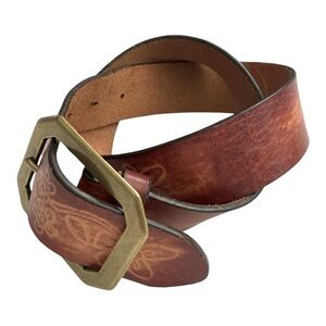 Vintage floral tooled 100% leather brown belt. Brass belt buckle. Women's S